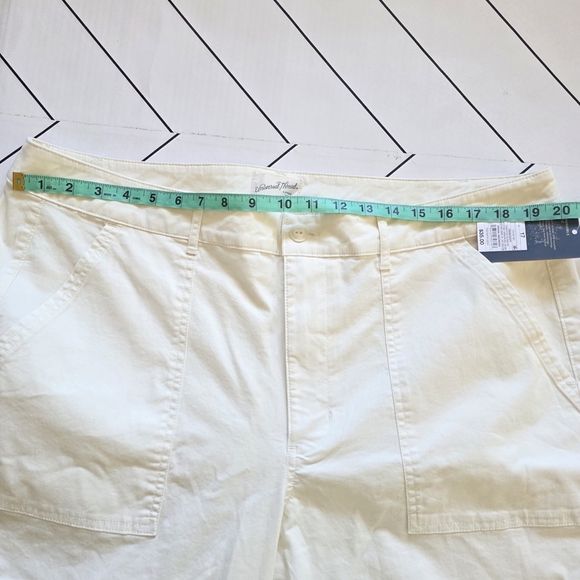 Women's High-Rise Utility Capri Pants - Universal Thread Cream, Size 17. - Picture 3 of 6